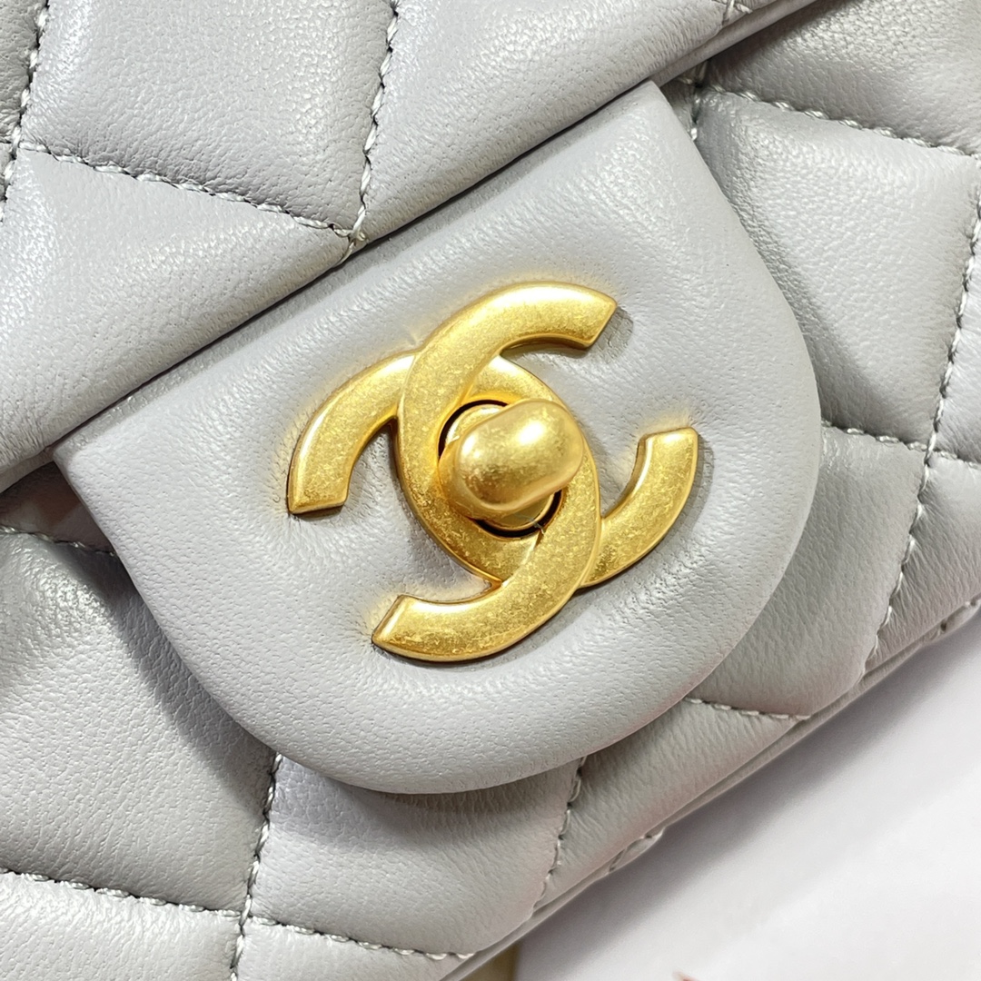 Chanel Style Grey Shoulder Bag style reference detail image 6 from source 776577