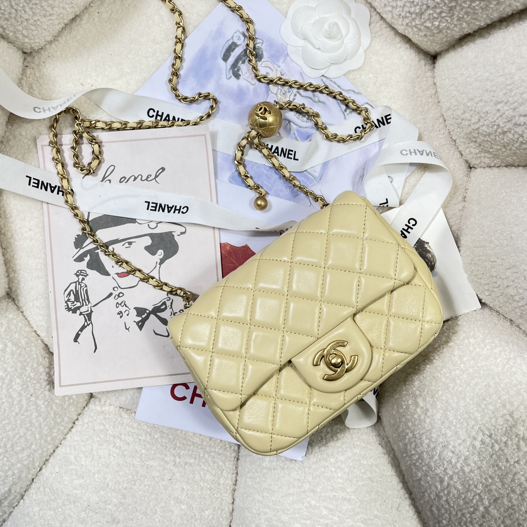 Chanel Style Shoulder Bag style reference detail image 4 from source 776578