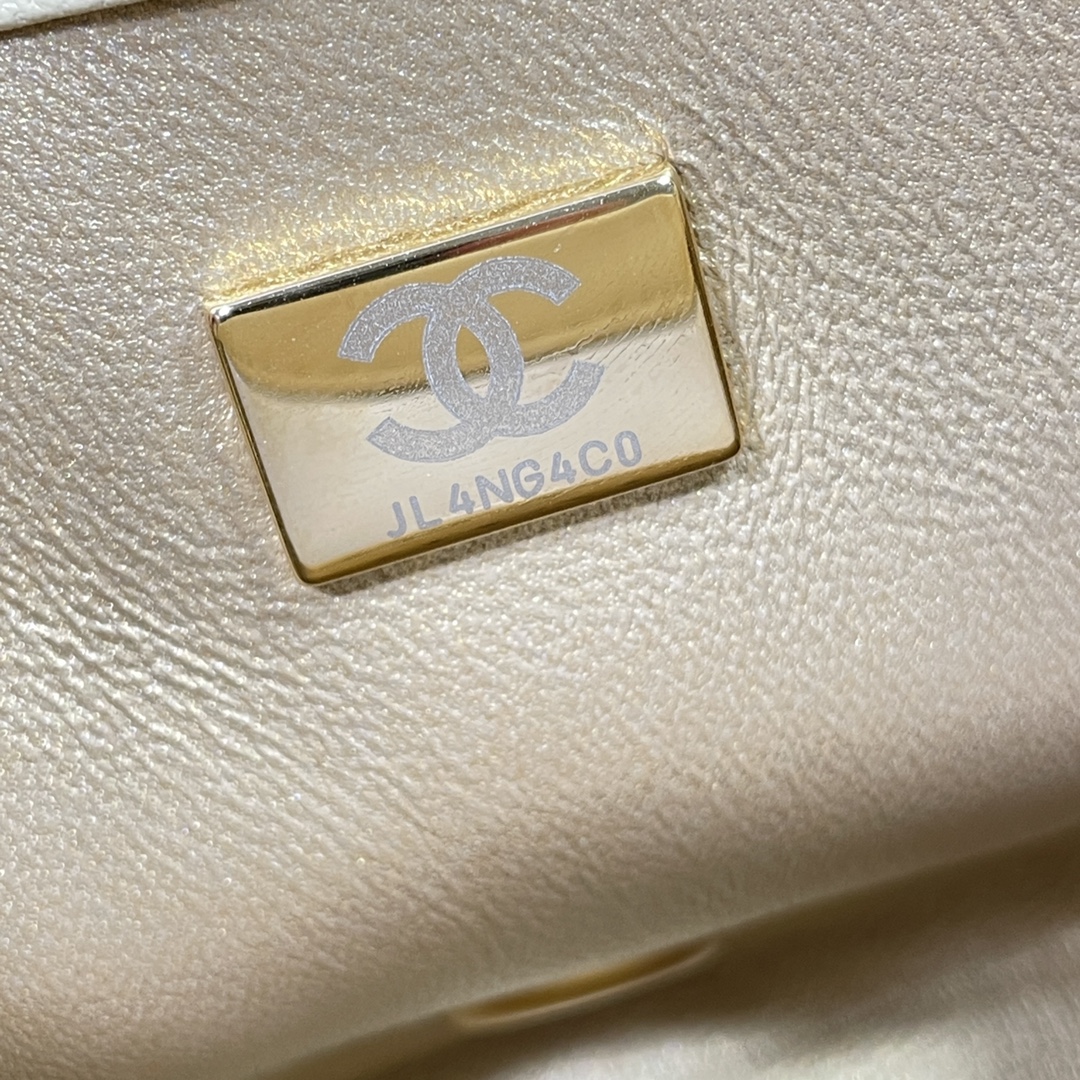 Chanel Style Shoulder Bag style reference detail image 8 from source 776578