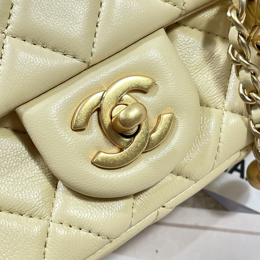Chanel Style Shoulder Bag style reference detail image 5 from source 776578