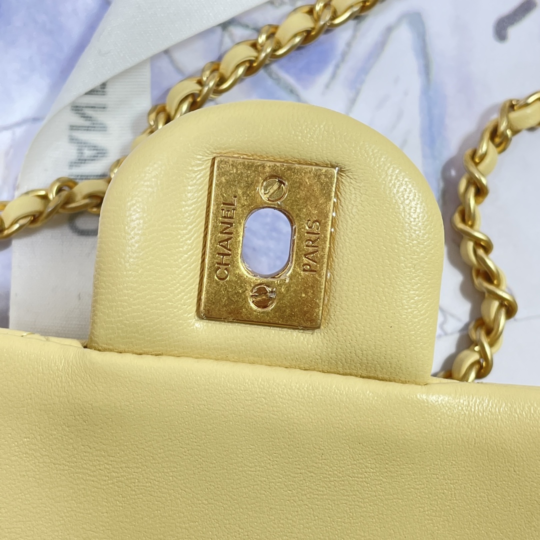 Chanel Style Shoulder Bag style reference detail image 9 from source 776578