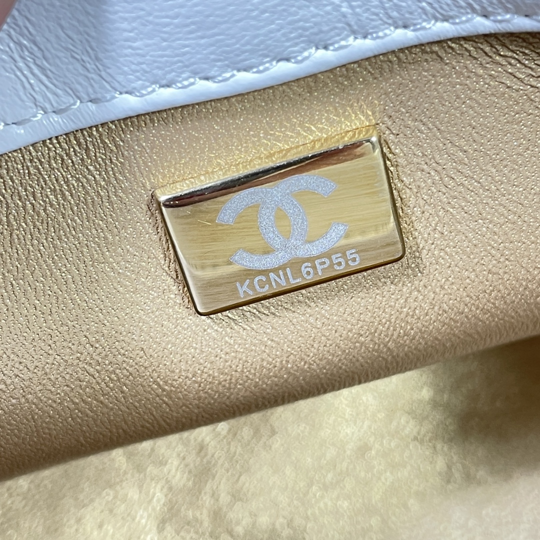 Chanel Style White Shoulder Bag style reference detail image 9 from source 776580