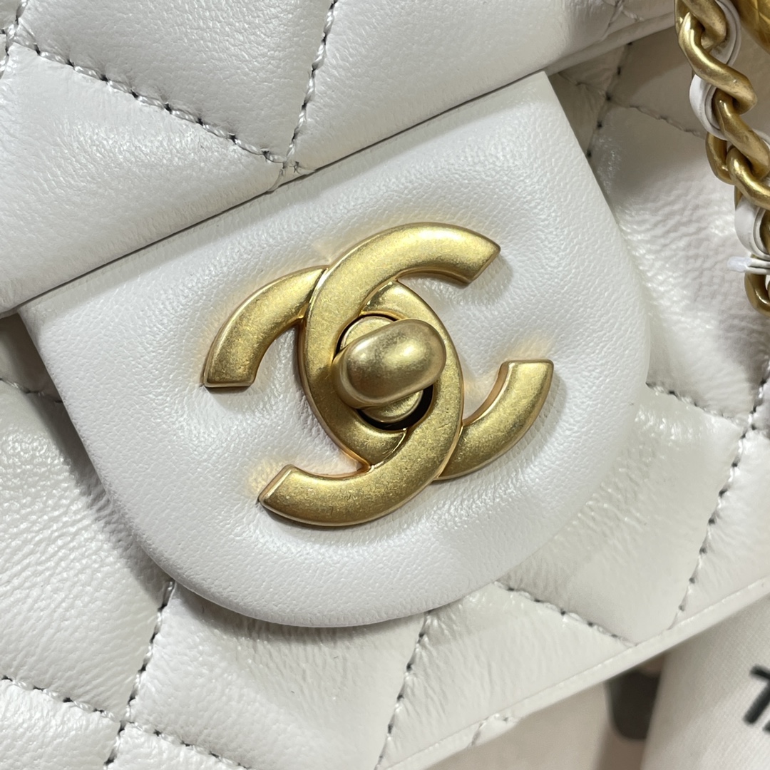 Chanel Style White Shoulder Bag style reference detail image 6 from source 776580