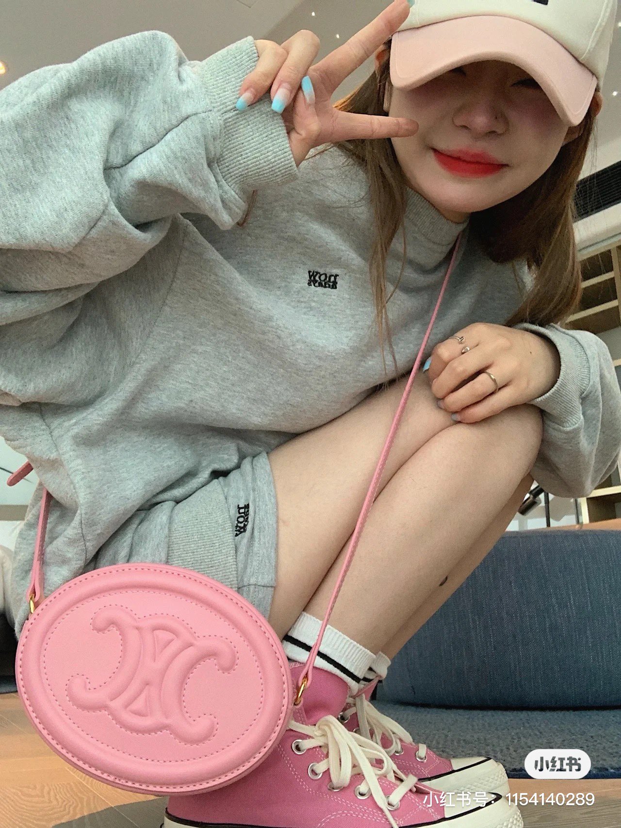 NO:209551,BagOfarody's new mooncake bag, new products are first seen, double-digit numbers are available immediately, small bags that can be installed on mobile phones must have in summer, celine, celine, celine19860909BagOfarody新款月饼包 新品抢先看两位数立马拥有 可以装下手机的小包夏日必备,赛琳celine,celine,celine,Bag