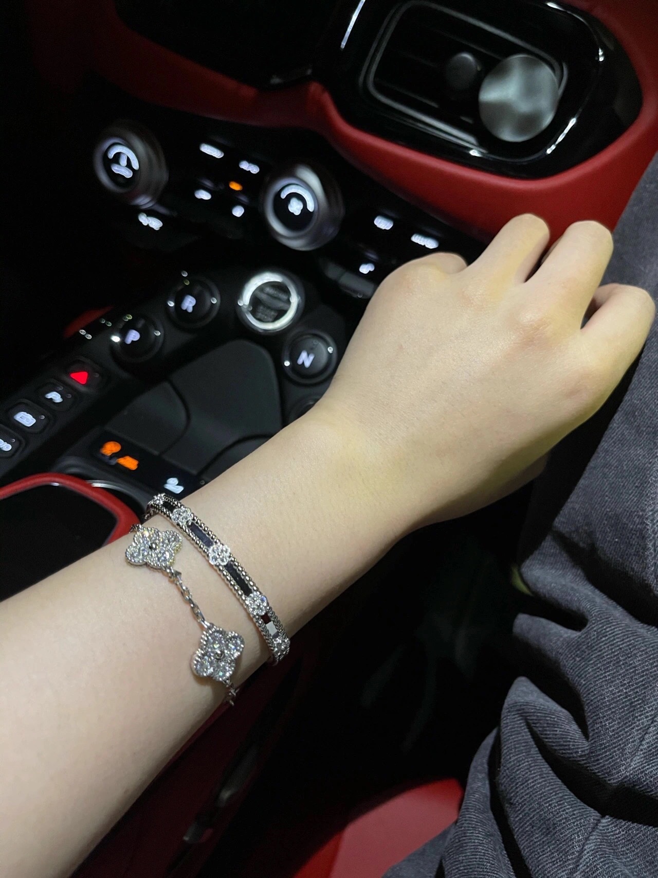 Van Cleef & Arpels vca窄式 万花筒perlee clovers 手镯