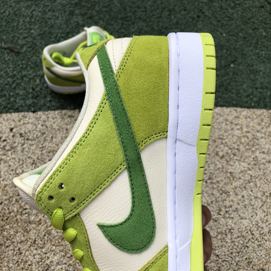 Dunk青苹果 s2纯原版‼️
尺码：36-46特价😇
纯原版⚡️Nike SB Dunk Low 白绿