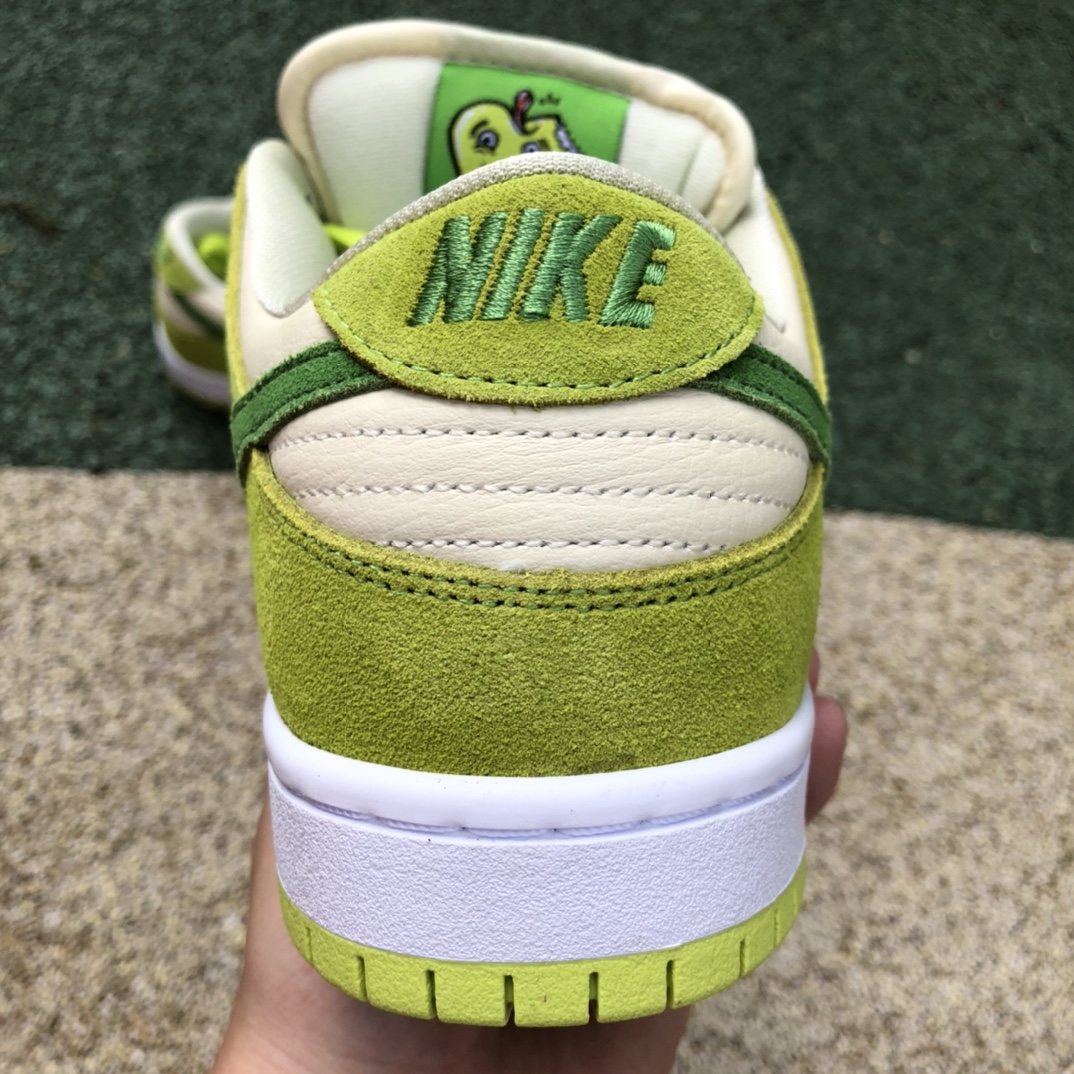 Dunk青苹果 s2纯原版‼️
尺码：36-46特价😇
纯原版⚡️Nike SB Dunk Low 白绿