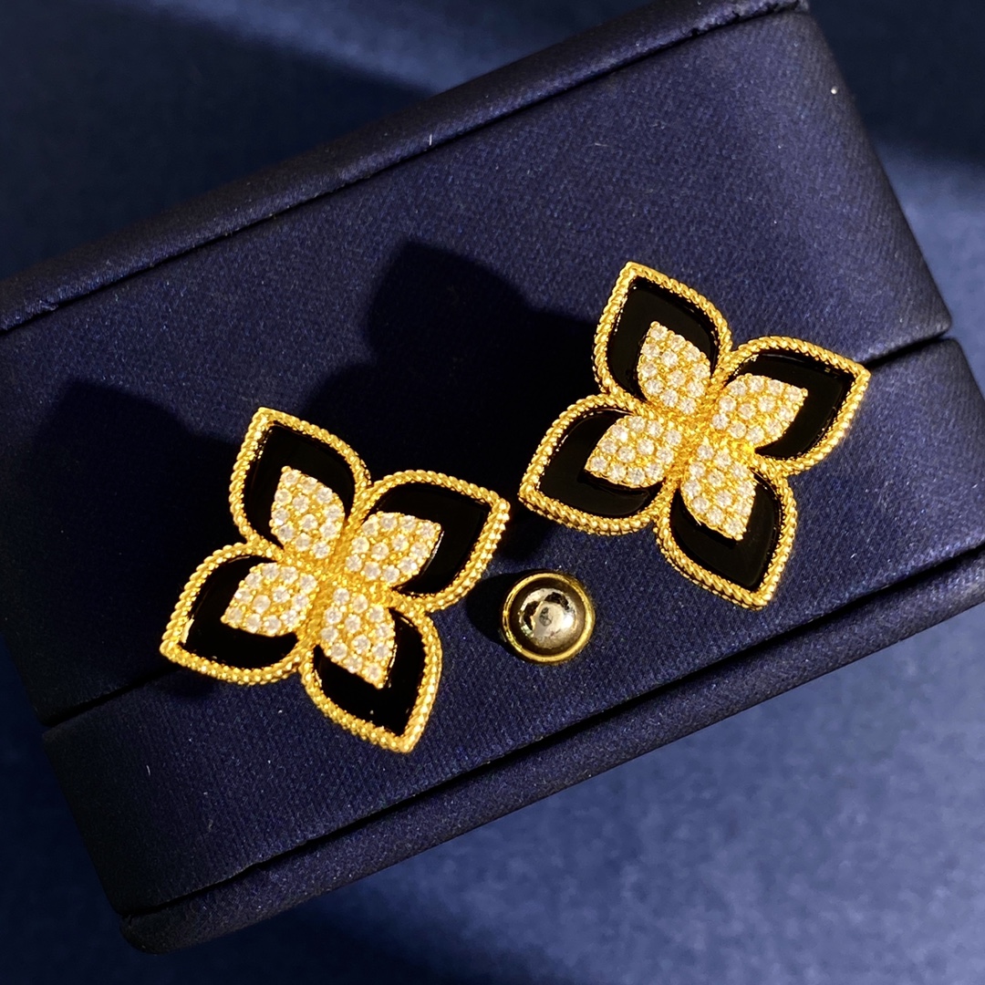 Pendientes Van Cleef Arpels Constantin Four Leaf Flower Oro amarillo con pavé de diamantes transparentes disponibles con incrustaciones de nácar malaquita u ónix de 15 mm de diámetro