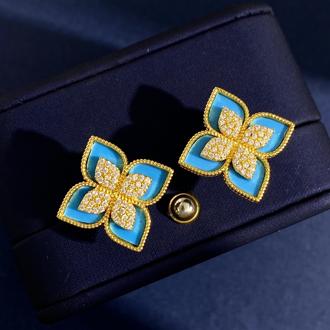 Pendientes Van Cleef Arpels Constantin Four Leaf Flower Oro amarillo con pavé de diamantes transparentes disponibles con incrustaciones de nácar malaquita u ónix de 15 mm de diámetro
