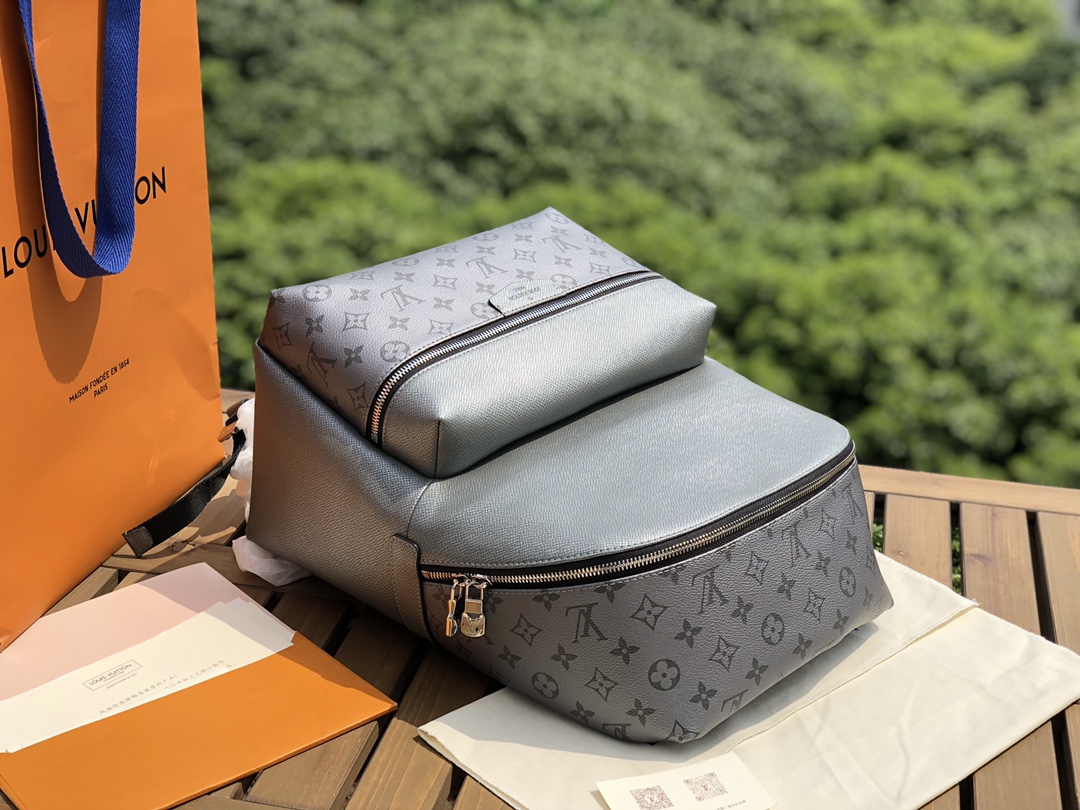 🌼 m30835尺寸37×40×20Lv男士双肩包，海外渠道正货，Discovery 系列小号双肩包，S