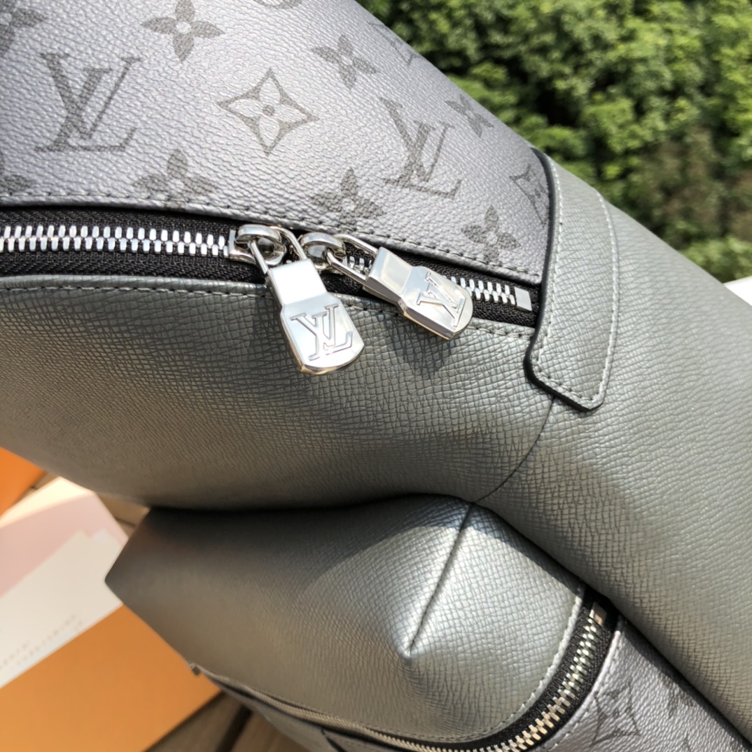 🌼 m30835尺寸37×40×20Lv男士双肩包，海外渠道正货，Discovery 系列小号双肩包，S