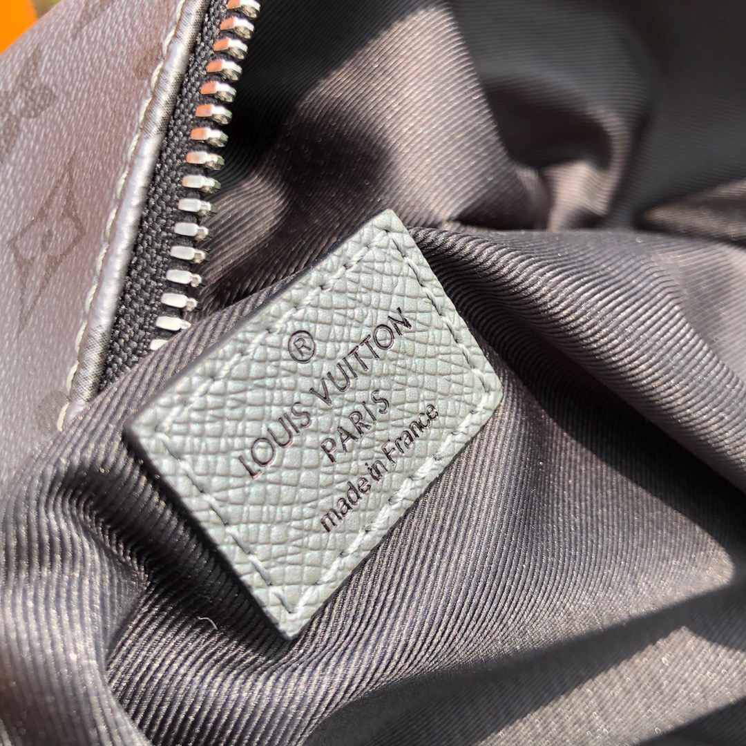 🌼 m30835尺寸37×40×20Lv男士双肩包，海外渠道正货，Discovery 系列小号双肩包，S