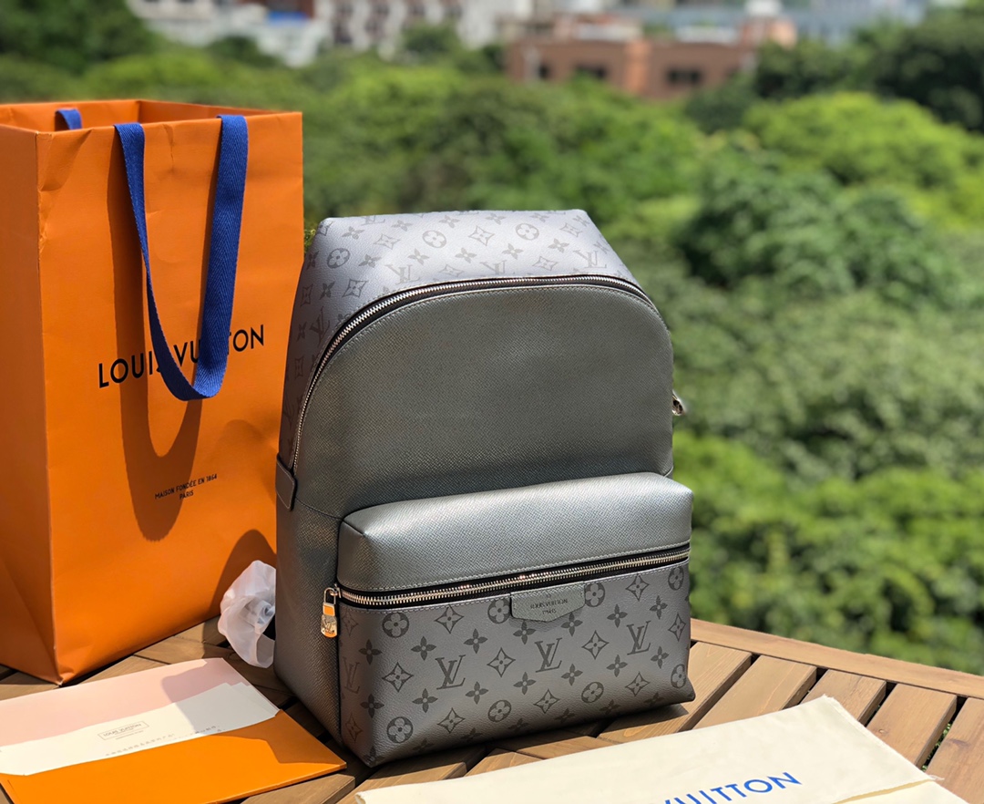 🌼 m30835尺寸37×40×20Lv男士双肩包，海外渠道正货，Discovery 系列小号双肩包，S