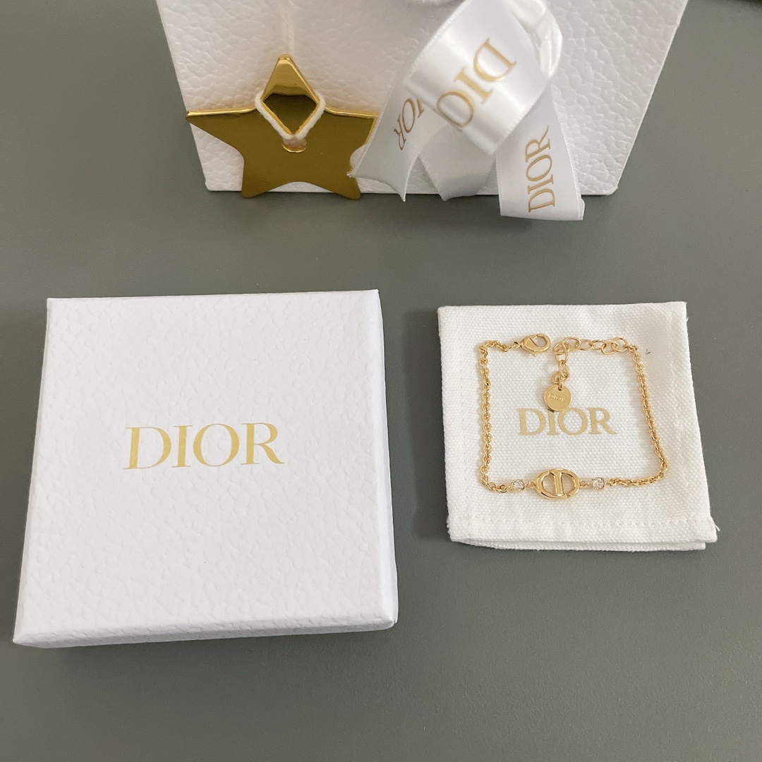 Luxury Home Decor: Exquisite Hardware Accessories with Svalver Shadow Crystals