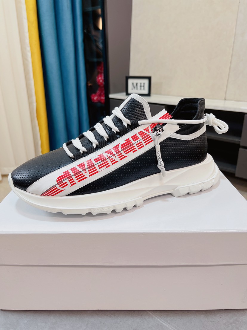 J5  GIVENCHY 纪梵希 Givenchy ；顶级🔝代购意大利进口🔝原版*纳帕小牛皮激光冲孔工艺·品牌拉链丝印品牌logo凸显高端·贵气·档次鞋底：原厂特供原版底，⚠️原版●TPU/橡胶·超轻底●，