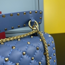 大号0128#Valentino 华伦天奴🆕🆕款女士挎包,GARAVANI ROCKSTUD SPIKE 大号0128#Valentino 华伦天奴🆕🆕款女士挎包,GARAVANI ROCKSTUD SPIKE