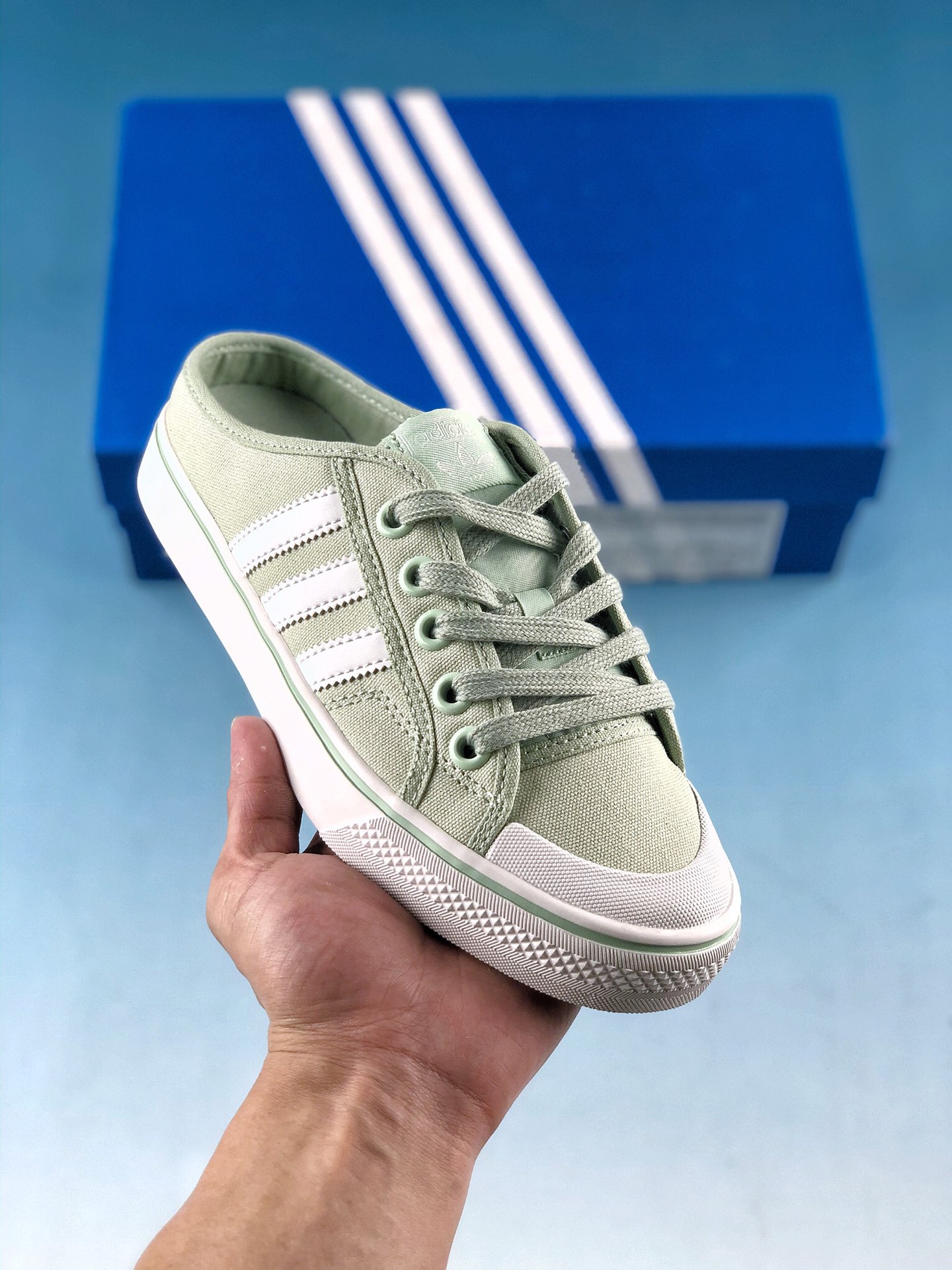 福利特价（固）
阿迪达斯Adidas三叶草 Nizza Blanc Trefoil LO半截式包胶鞋头校园帆布露跟半拖板鞋
尺码：36 36.5 37 38 38.5 39 40