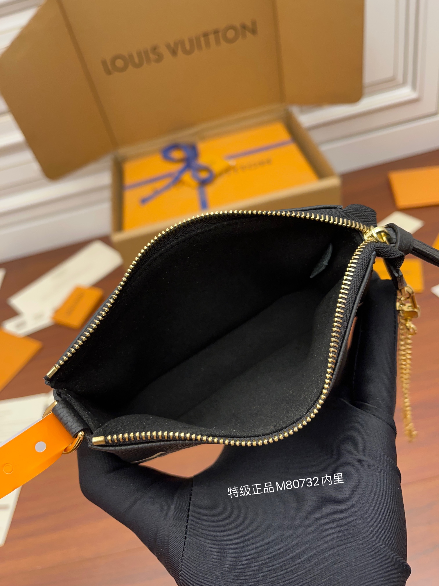 Louis Vuitton LV Mini Pochette Accessoires手拿包 M80732