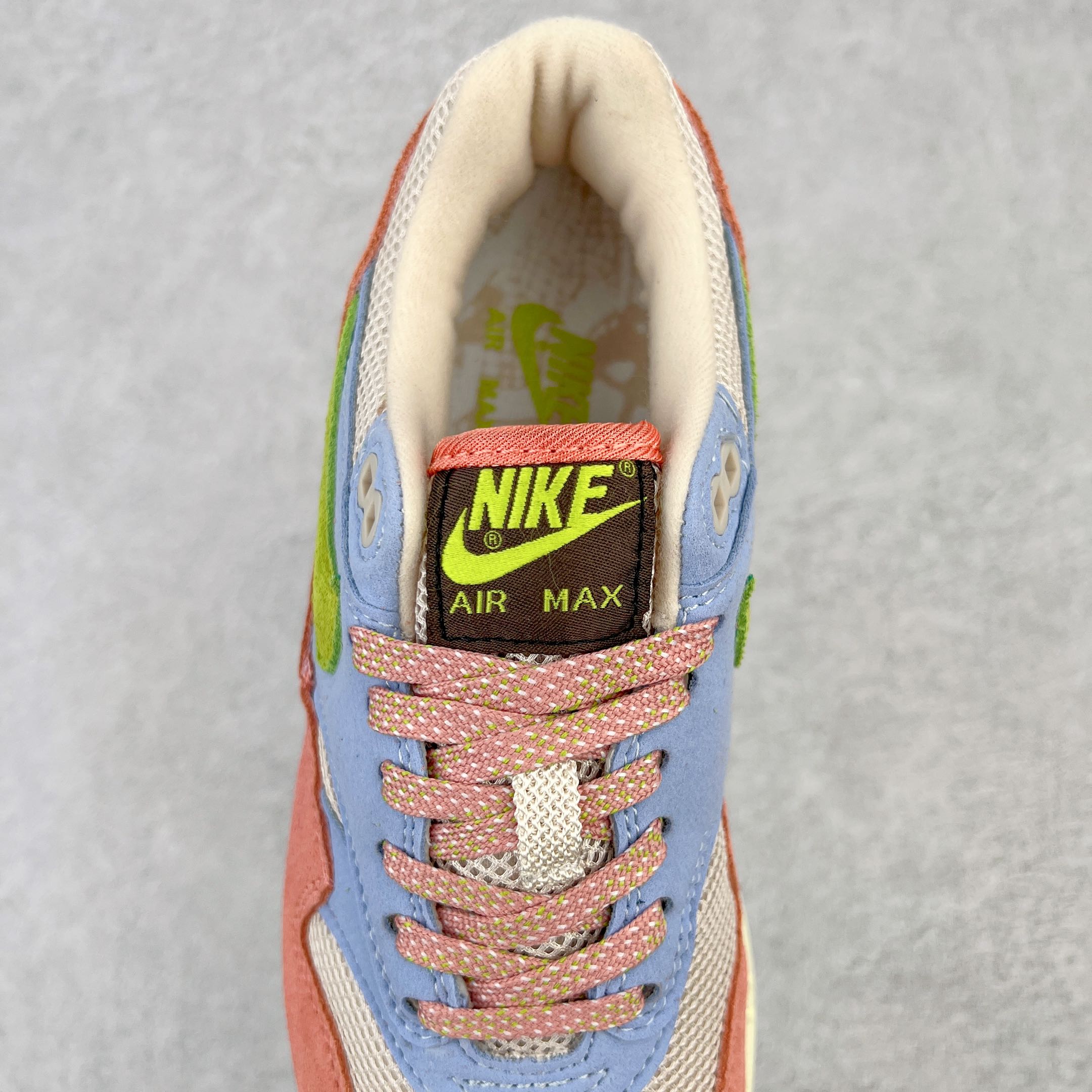 图片[5]-零售💰230 ＃超级福利‼NK Air Max 1 初代复古气垫慢跑鞋 DV3196-800由Tinker Hatfeld和Mark Parker在1987年设计 灵感来自于巴黎蓬皮杜中心 在参观了蓬皮杜中心之后提出了Air Max的标志性开窗可视气垫的理念 并将其实际开发成功 是NK史上第一双可视气垫跑鞋 凭借着Air Max气垫带来的舒适脚感和鞋面面料上的不断精进才使得Air Max 1在现如今都是复古慢跑鞋的首选 深厚的历史渊源 独特的流线形设计 极为复古的外观使得它深受鞋迷的喜爱 SIZE：36 36.5 37.5 38 38.5 39 40 40.5 41 42 42.5 43 44 44.5 45 46 47.5 编码：by2936030-运动鞋