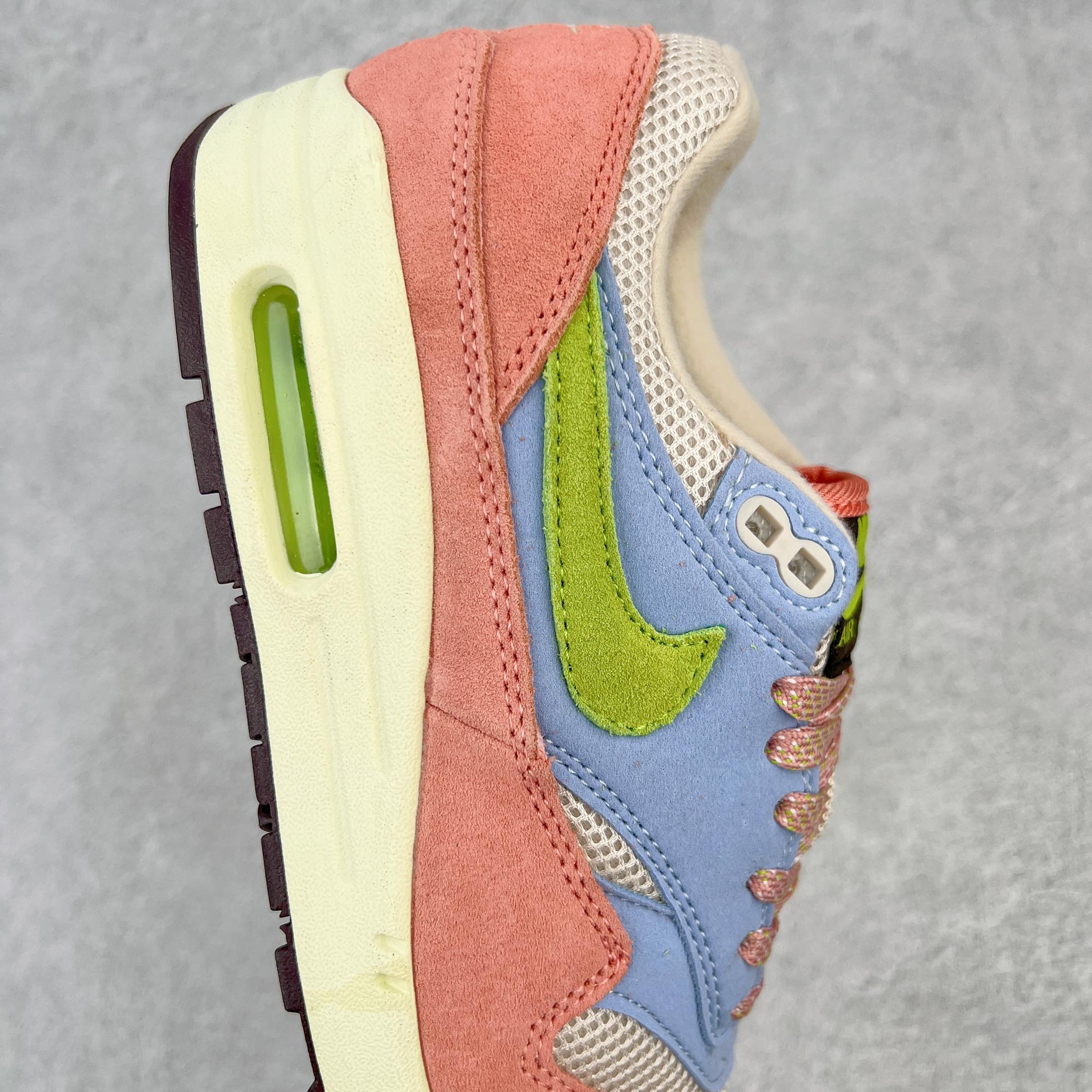 图片[6]-零售💰230 ＃超级福利‼NK Air Max 1 初代复古气垫慢跑鞋 DV3196-800由Tinker Hatfeld和Mark Parker在1987年设计 灵感来自于巴黎蓬皮杜中心 在参观了蓬皮杜中心之后提出了Air Max的标志性开窗可视气垫的理念 并将其实际开发成功 是NK史上第一双可视气垫跑鞋 凭借着Air Max气垫带来的舒适脚感和鞋面面料上的不断精进才使得Air Max 1在现如今都是复古慢跑鞋的首选 深厚的历史渊源 独特的流线形设计 极为复古的外观使得它深受鞋迷的喜爱 SIZE：36 36.5 37.5 38 38.5 39 40 40.5 41 42 42.5 43 44 44.5 45 46 47.5 编码：by2936030-运动鞋