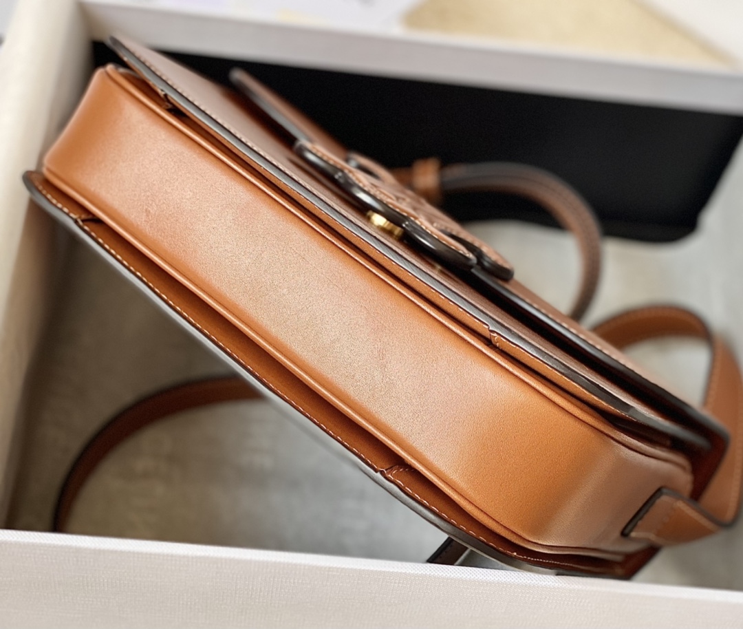 CELINE赛琳2022新款浮雕凯旋门肩背包199223