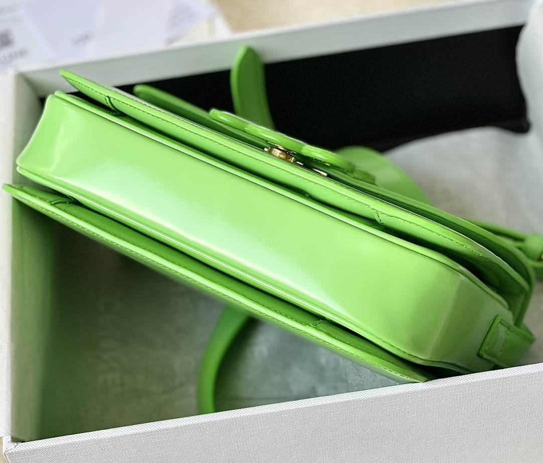 CELINE赛琳2022新款浮雕凯旋门肩背包199223