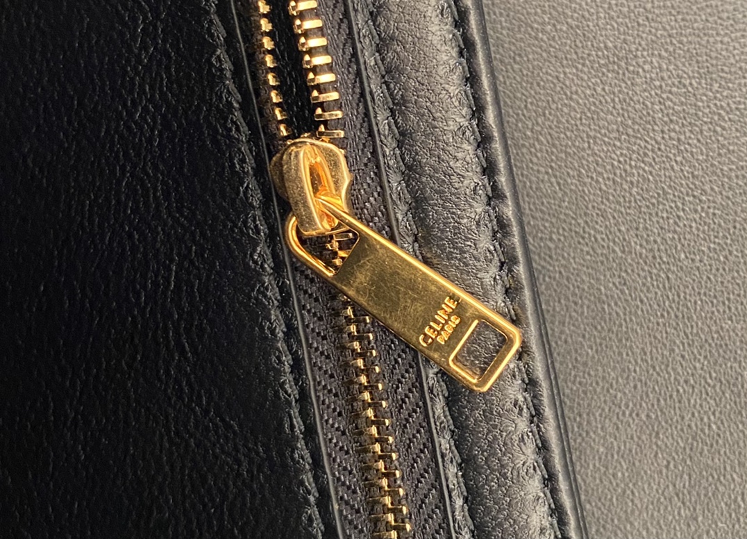 CELINE赛琳2022新款浮雕凯旋门肩背包199223