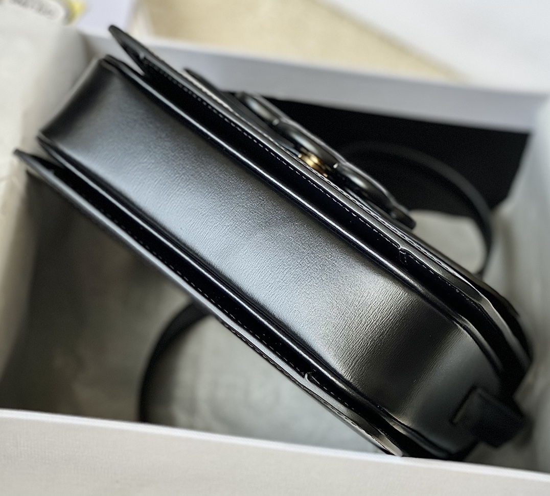 CELINE赛琳2022新款浮雕凯旋门肩背包199233