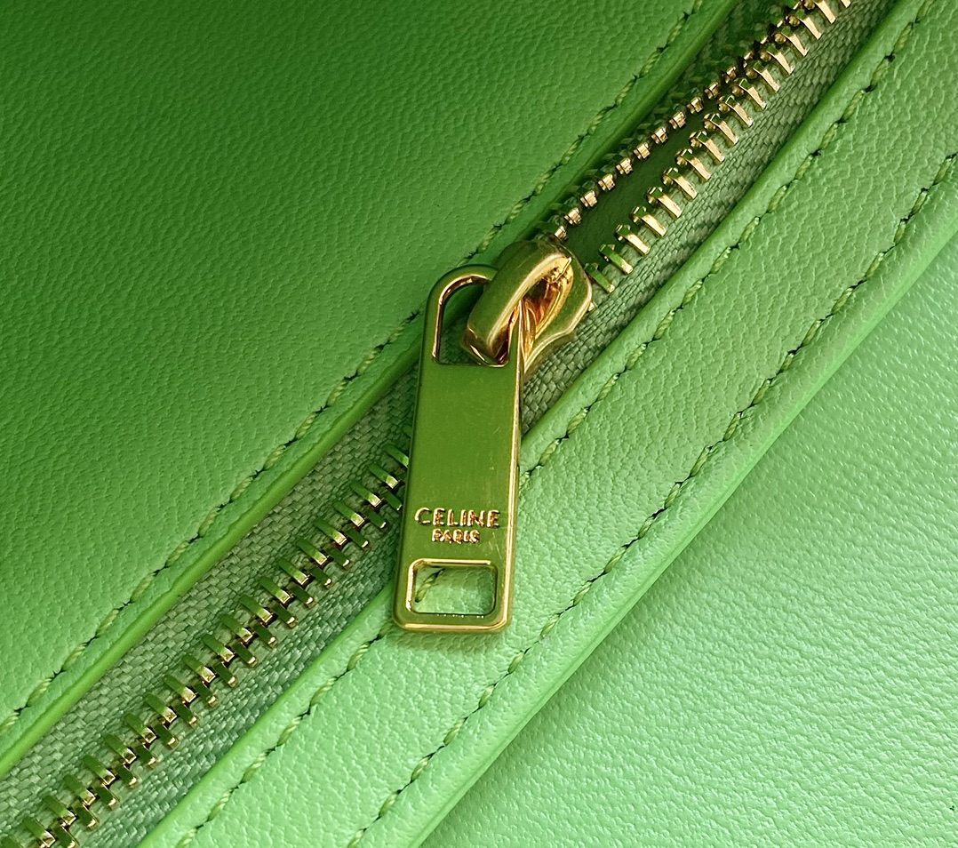 CELINE赛琳2022新款浮雕凯旋门肩背包199233