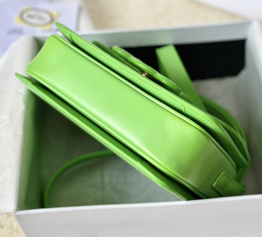 CELINE赛琳2022新款浮雕凯旋门肩背包199233