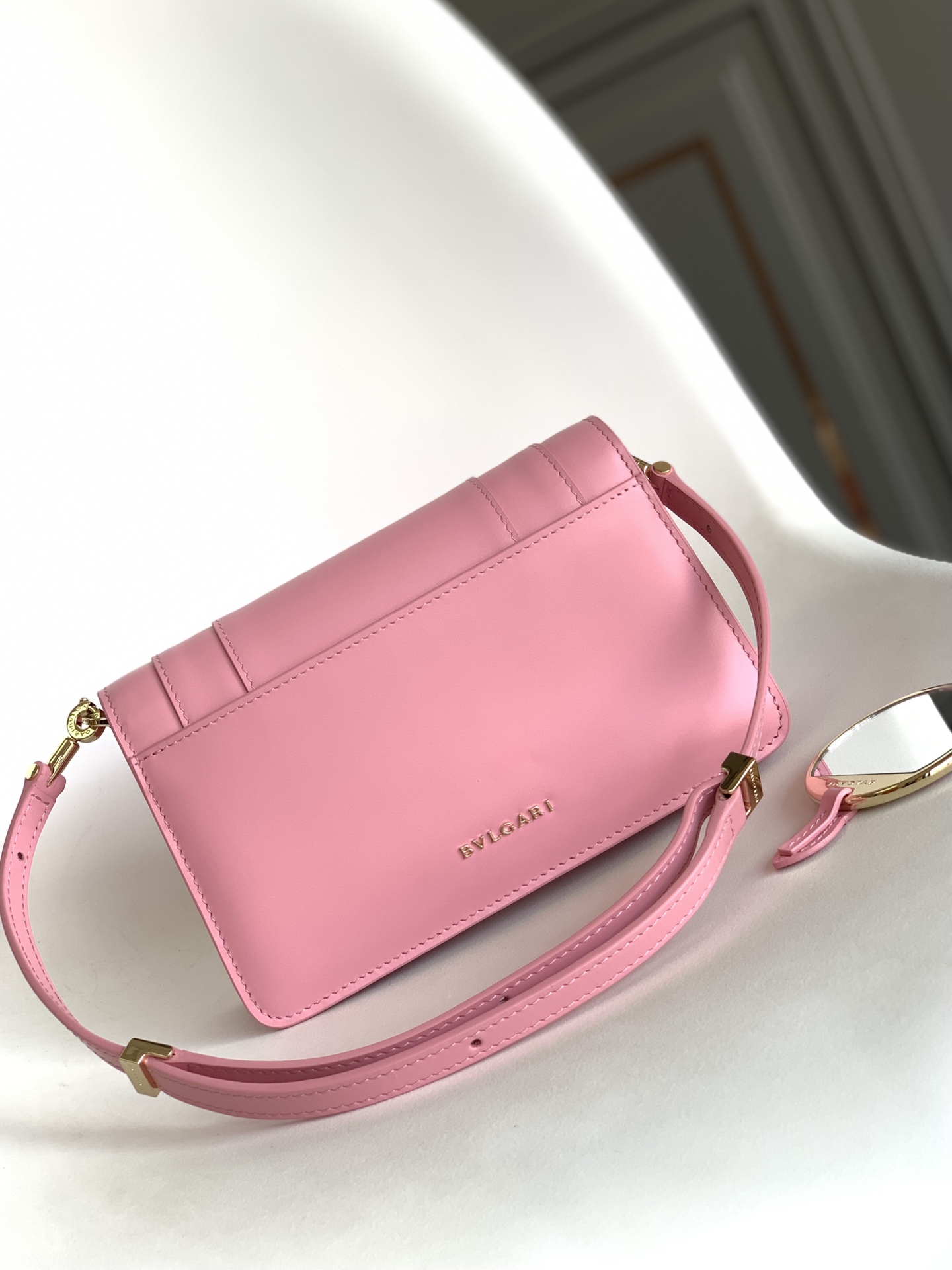 BVLGARI宝格丽意大利小牛皮小号手袋292103