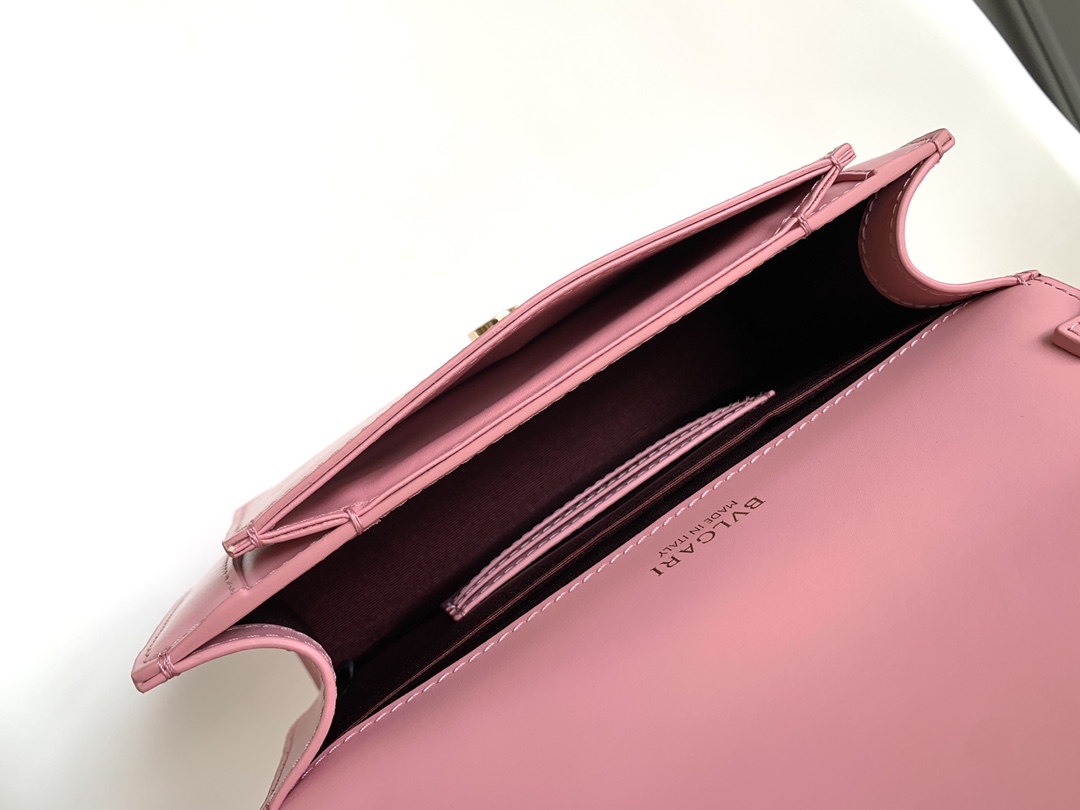 BVLGARI宝格丽意大利小牛皮小号手袋292103