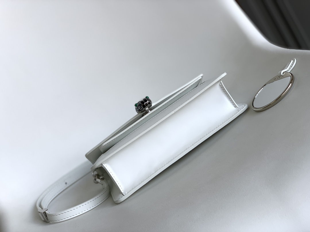 BVLGARI宝格丽意大利小牛皮小号手袋292103