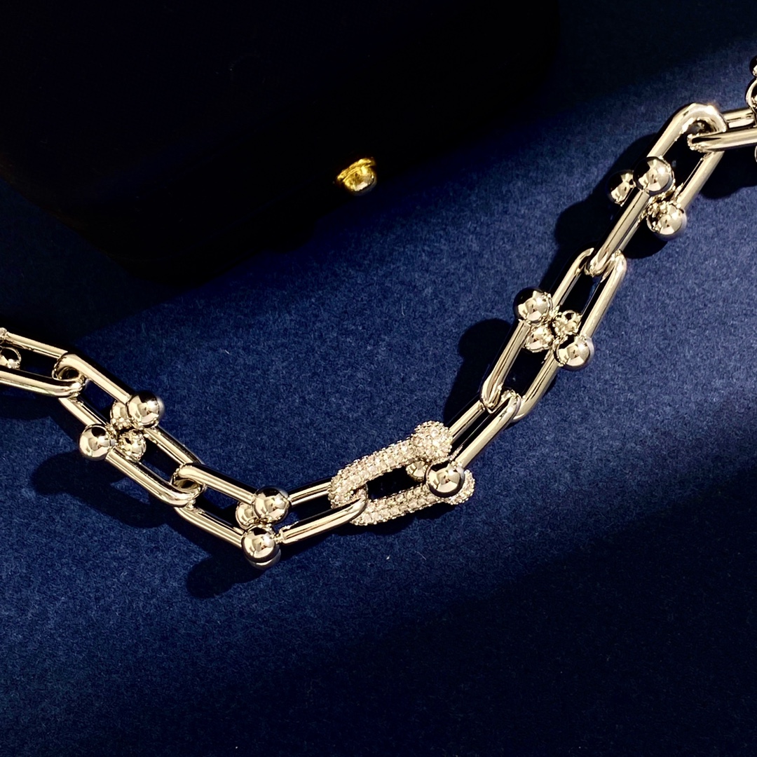 Tiffany & Co. TFN蒂芙尼新款环扣U型竹节单颗满钻粗版光面手链到货 黄铜材料电镀18K金 金银玫3个色