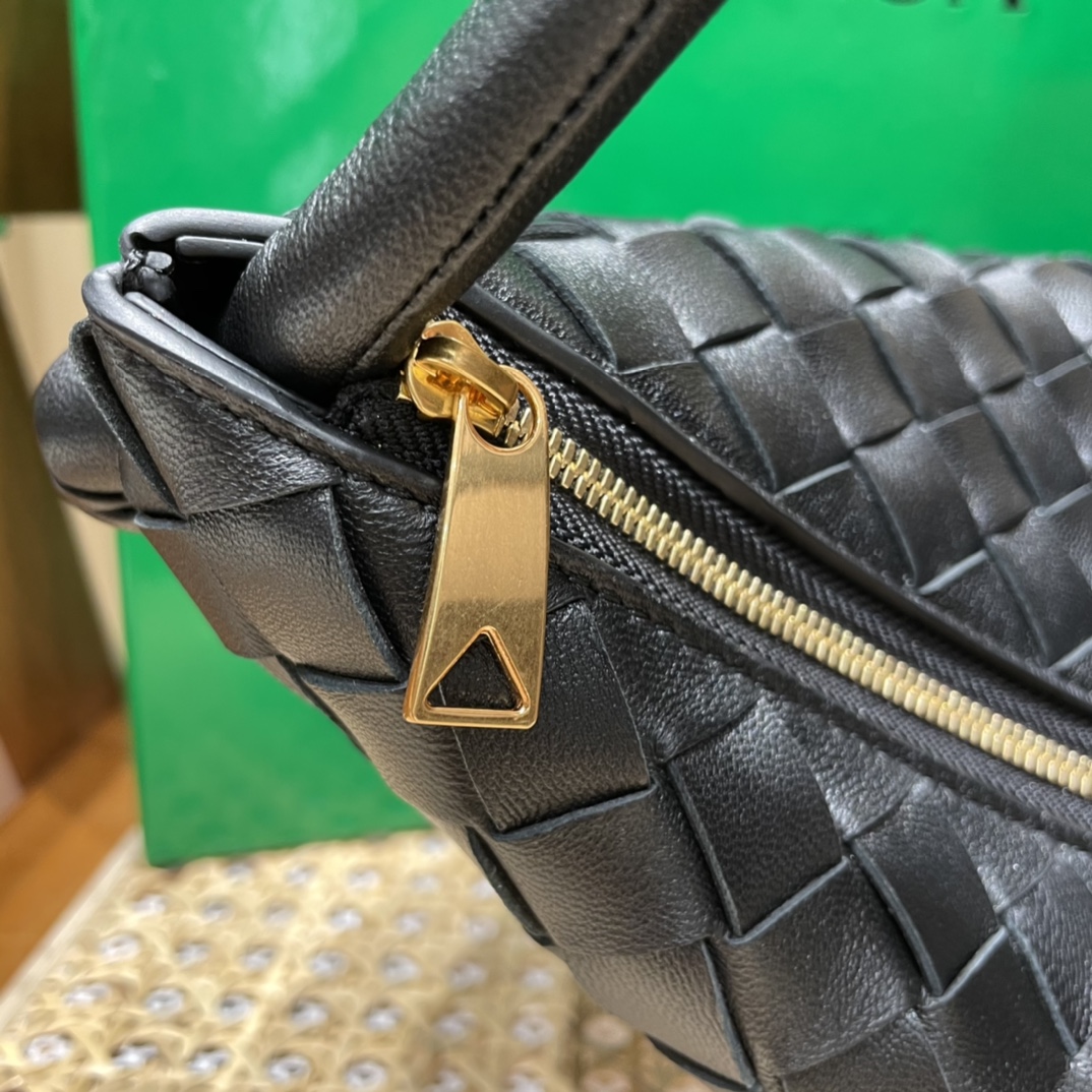 Bottega Veneta葆蝶家 TURN 40CM BAG 701024黑色