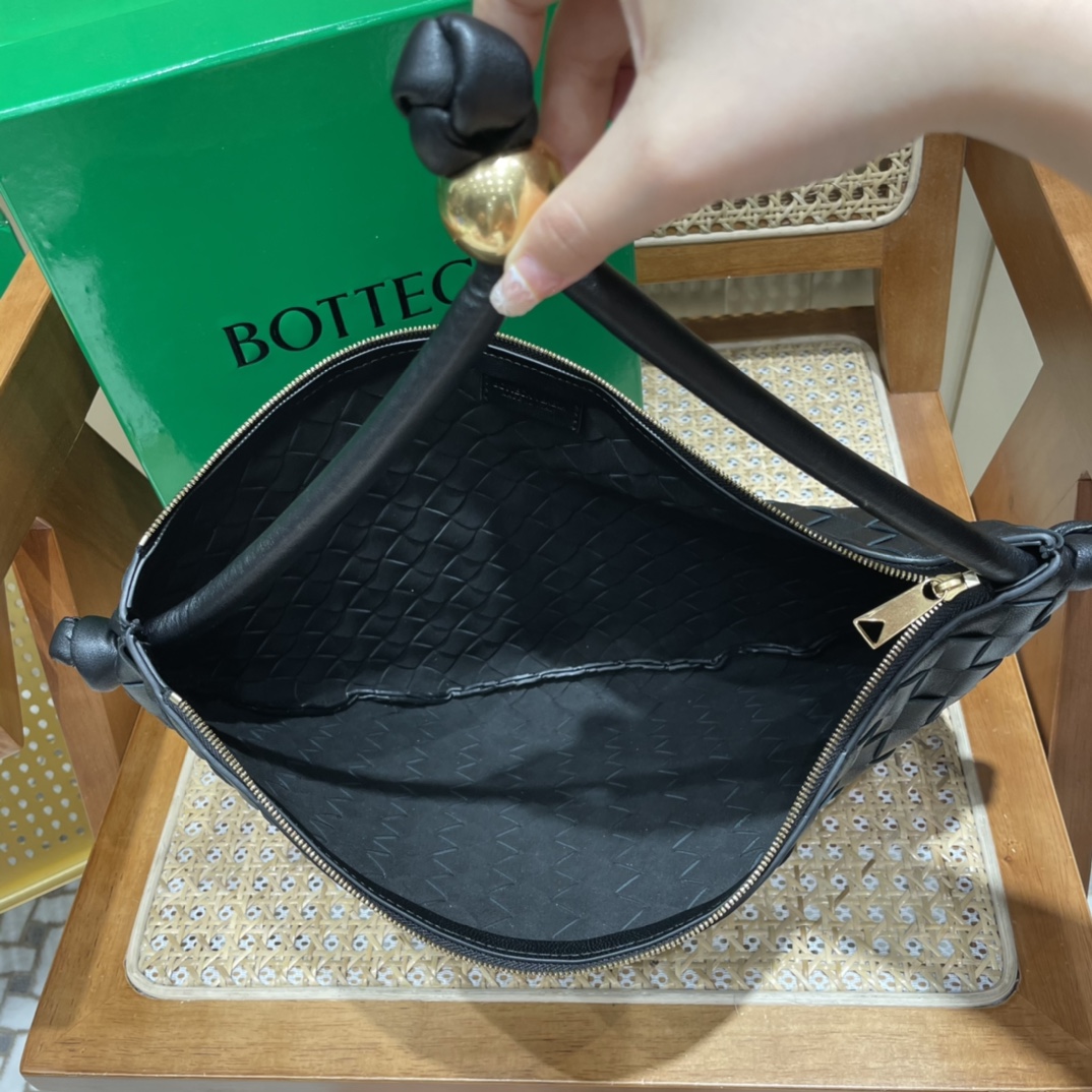 Bottega Veneta葆蝶家 TURN 40CM BAG 701024黑色