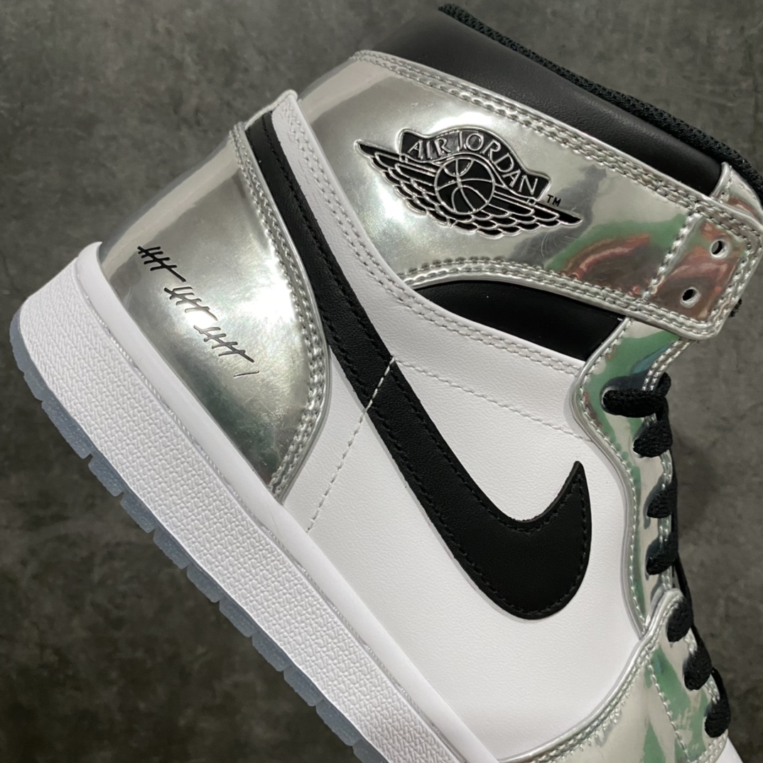图片[7]-Air Jordan 1 \”Pass The Torch\” 伦纳德 白银电镀 货号：AQ7476 016 纯原生产线出品 原厂纸板楦头 完美还原元年版型 进口韩国进口原厂皮料，拒绝一眼假👋 超高难度折边针车工艺 原厂水晶蓝底(正确手印)， 仅服务少数懂货的高端客户 发国外可放心充正销售 ，国内APP鉴定平台 实测大几率过验 公司货已天价，这里一样逼格 零头为你搞定👏🏻👏🏻 尺码：40.5 41 42 42.5 43 44 44.5 45 46-选品中心