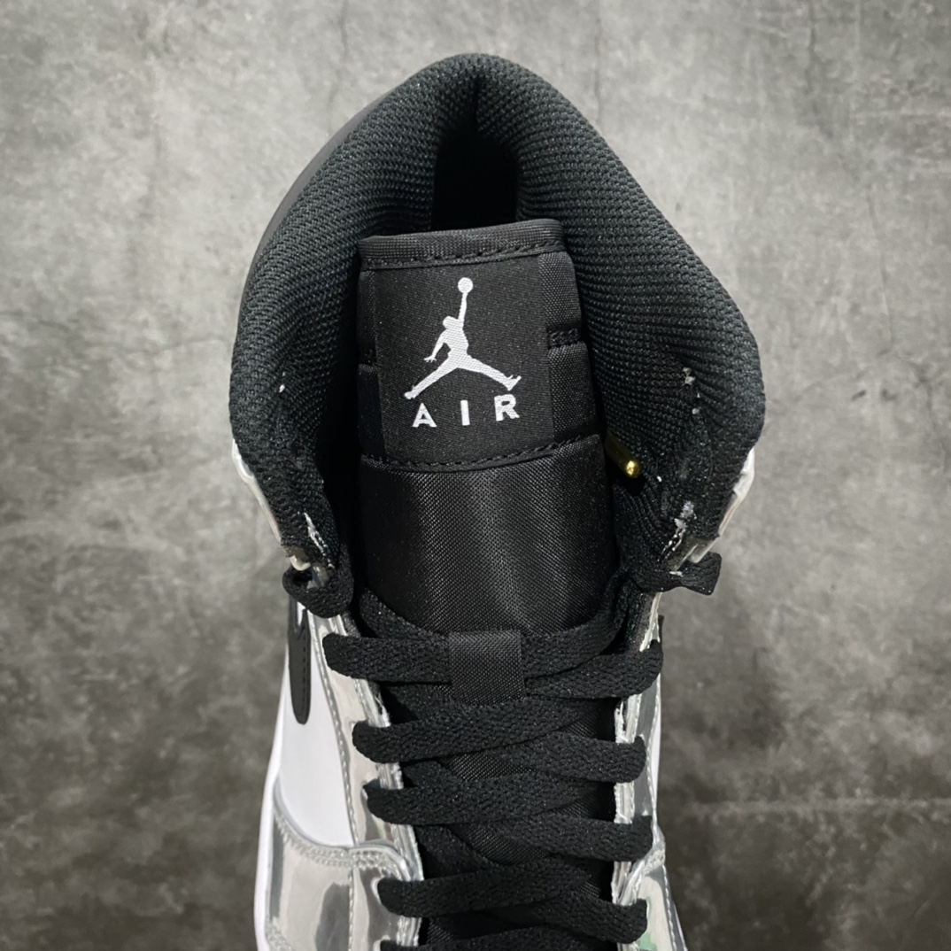 图片[8]-Air Jordan 1 \”Pass The Torch\” 伦纳德 白银电镀 货号：AQ7476 016 纯原生产线出品 原厂纸板楦头 完美还原元年版型 进口韩国进口原厂皮料，拒绝一眼假👋 超高难度折边针车工艺 原厂水晶蓝底(正确手印)， 仅服务少数懂货的高端客户 发国外可放心充正销售 ，国内APP鉴定平台 实测大几率过验 公司货已天价，这里一样逼格 零头为你搞定👏🏻👏🏻 尺码：40.5 41 42 42.5 43 44 44.5 45 46-选品中心