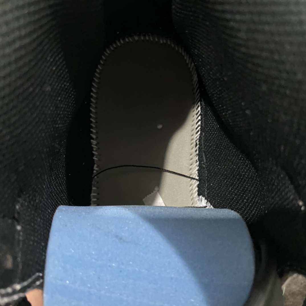 图片[7]-Air Jordan 1 \”Pass The Torch\” 伦纳德 白银电镀 货号：AQ7476 016 纯原生产线出品 原厂纸板楦头 完美还原元年版型 进口韩国进口原厂皮料，拒绝一眼假👋 超高难度折边针车工艺 原厂水晶蓝底(正确手印)， 仅服务少数懂货的高端客户 发国外可放心充正销售 ，国内APP鉴定平台 实测大几率过验 公司货已天价，这里一样逼格 零头为你搞定👏🏻👏🏻 尺码：40.5 41 42 42.5 43 44 44.5 45 46-选品中心