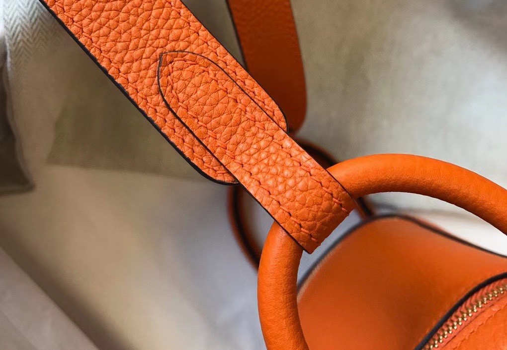 Lindy Mini 19cm トゴ ショルダーバッグ - 可愛さ満点の収納力