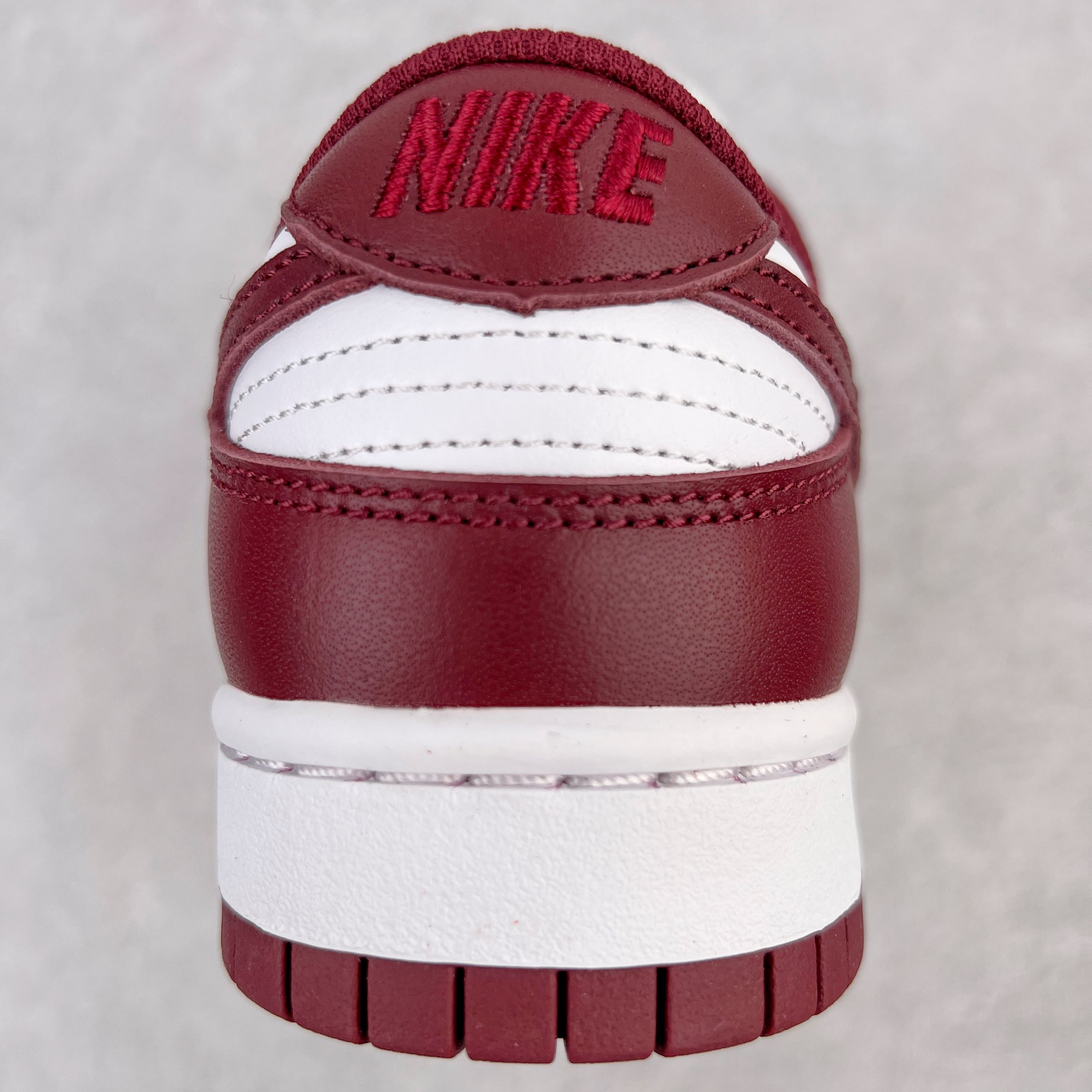 图片[8]-零售💰360 ＃M纯原 NK Dunk Low \”Bordeaux\”波尔多 白酒红 货号：DD1503-108 圈内最强 零售首选 独家原厂航空铝磨具打磨大底 鞋头坡度极致还原 原盒原配 圈内天花板工艺 原厂冲刀 超高清洁度 全鞋零毛边皮料切割 全套原楦原模倾力打造完美版型 采用原厂百宏鞋带以及原厂百宏织唛舌标 内标可供原厂几率过验 原厂中底布黄色点胶 原厂中底布拉帮走线遵循公司‼️SIZE：36 36.5 37.5 38 38.5 39 40 40.5 41 42 42.5 43 44 44.5 45 46 47.5 编码：by3936060-运动鞋