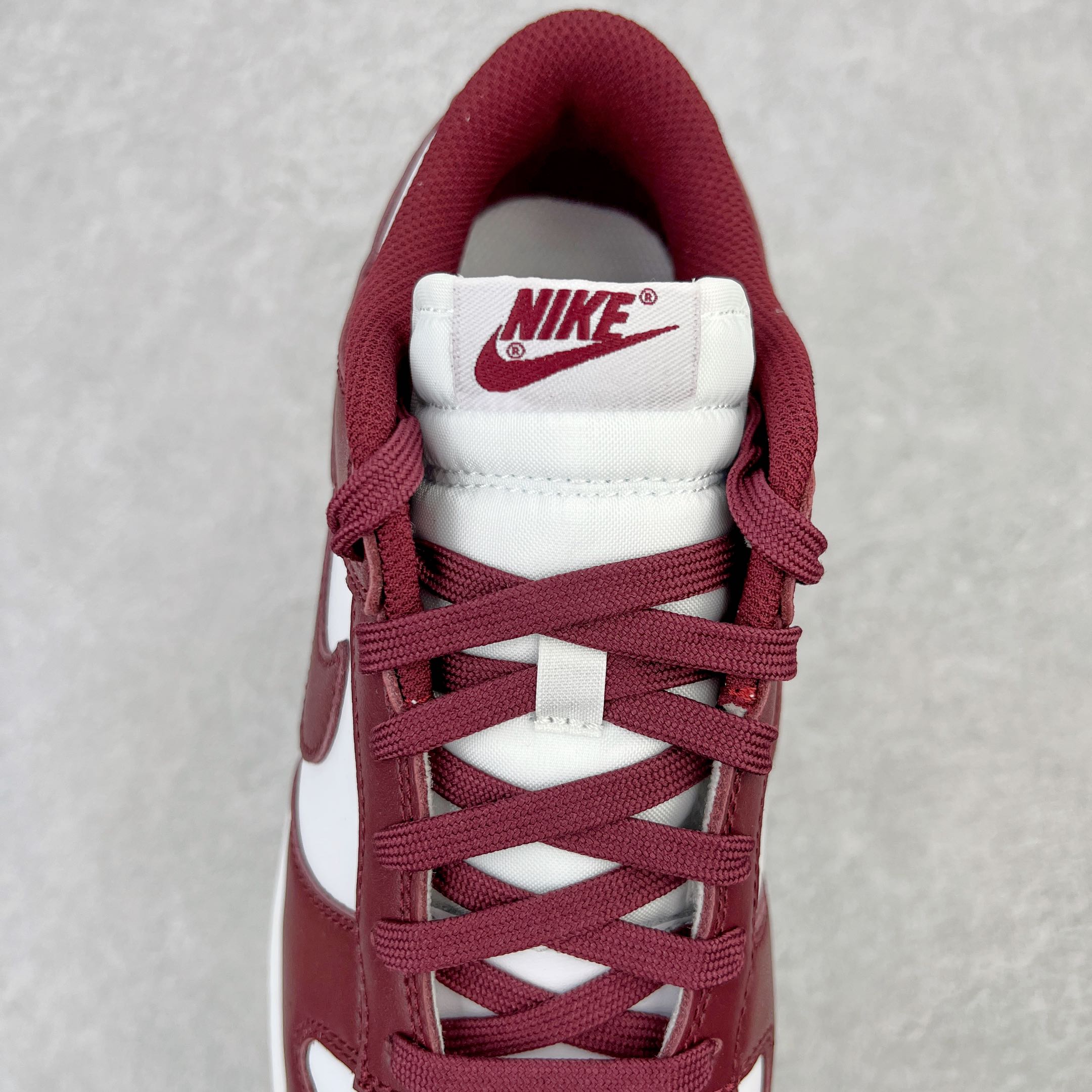 图片[5]-零售💰360 ＃M纯原 NK Dunk Low \”Bordeaux\”波尔多 白酒红 货号：DD1503-108 圈内最强 零售首选 独家原厂航空铝磨具打磨大底 鞋头坡度极致还原 原盒原配 圈内天花板工艺 原厂冲刀 超高清洁度 全鞋零毛边皮料切割 全套原楦原模倾力打造完美版型 采用原厂百宏鞋带以及原厂百宏织唛舌标 内标可供原厂几率过验 原厂中底布黄色点胶 原厂中底布拉帮走线遵循公司‼️SIZE：36 36.5 37.5 38 38.5 39 40 40.5 41 42 42.5 43 44 44.5 45 46 47.5 编码：by3936060-运动鞋