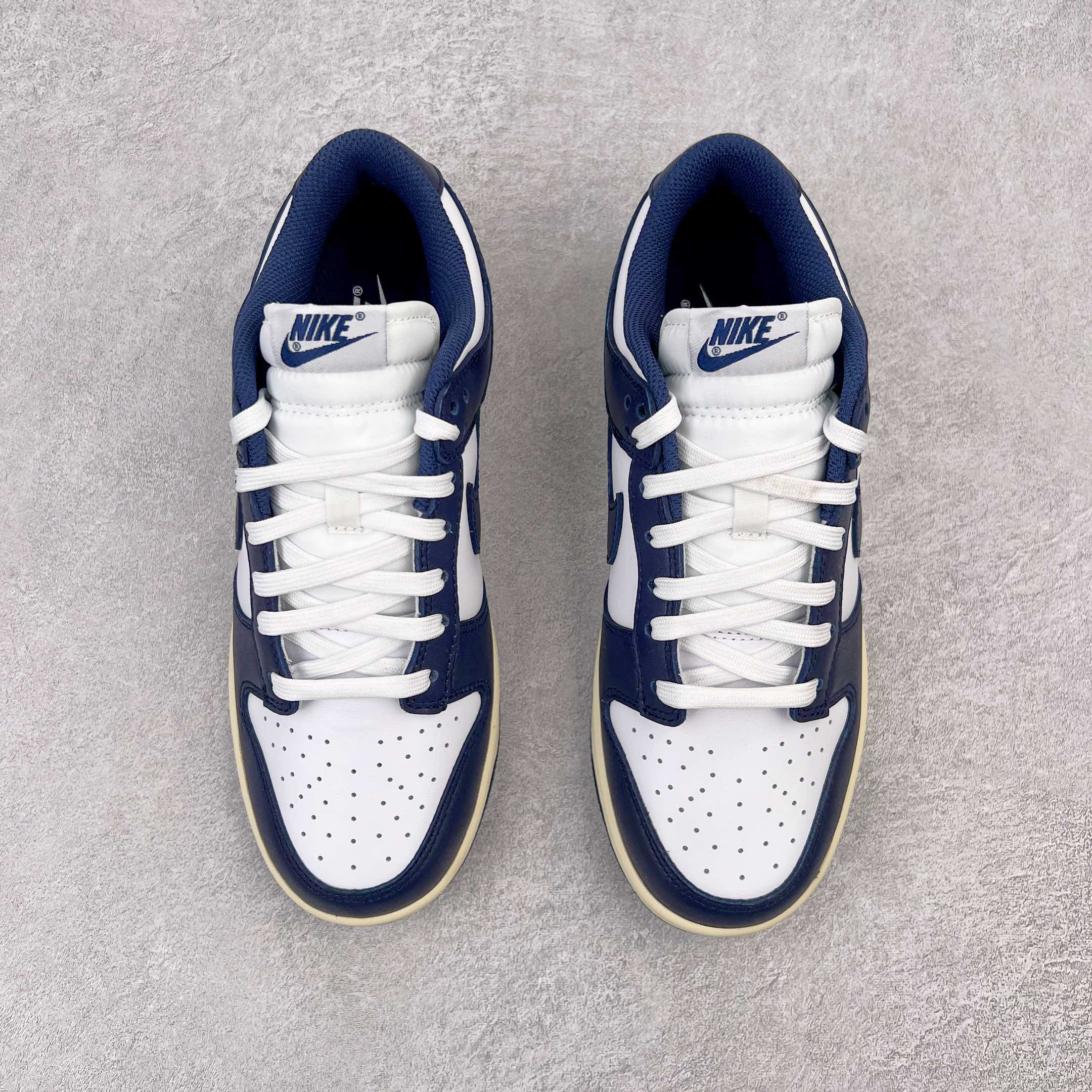 图片[2]-零售💰360 ＃M纯原 NK Dunk Low \”Vintage Navy\” 海军蓝做旧 DD1503-115 圈内最强 零售首选 独家原厂航空铝磨具打磨大底 鞋头坡度极致还原 原盒原配 圈内天花板工艺 原厂冲刀 超高清洁度 全鞋零毛边皮料切割 全套原楦原模倾力打造完美版型 采用原厂百宏鞋带以及原厂百宏织唛舌标 内标可供原厂几率过验 原厂中底布黄色点胶 原厂中底布拉帮走线遵循公司‼️SIZE：36 36.5 37.5 38 38.5 39 40 40.5 41 42 42.5 43 44 44.5 45 46 47.5 编码：by3936060-运动鞋