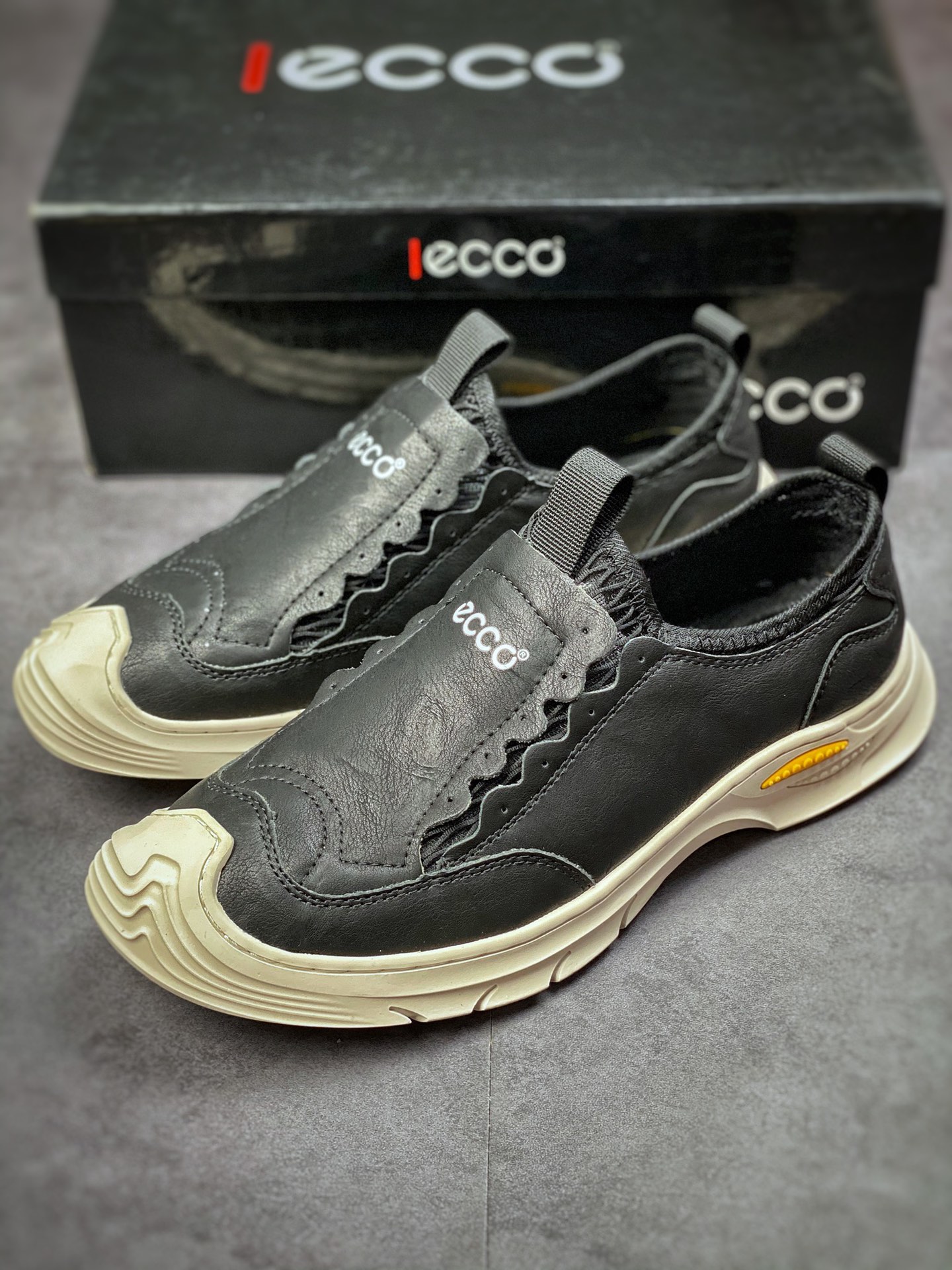 240  ECCO 爱步  黄景瑜同款休闲小皮鞋