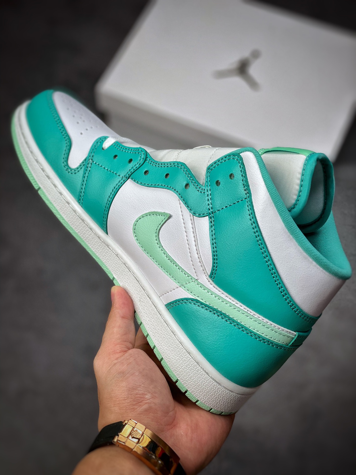 260  Air Jordan 1 Mid 小蒂芙尼 DV2229-300
