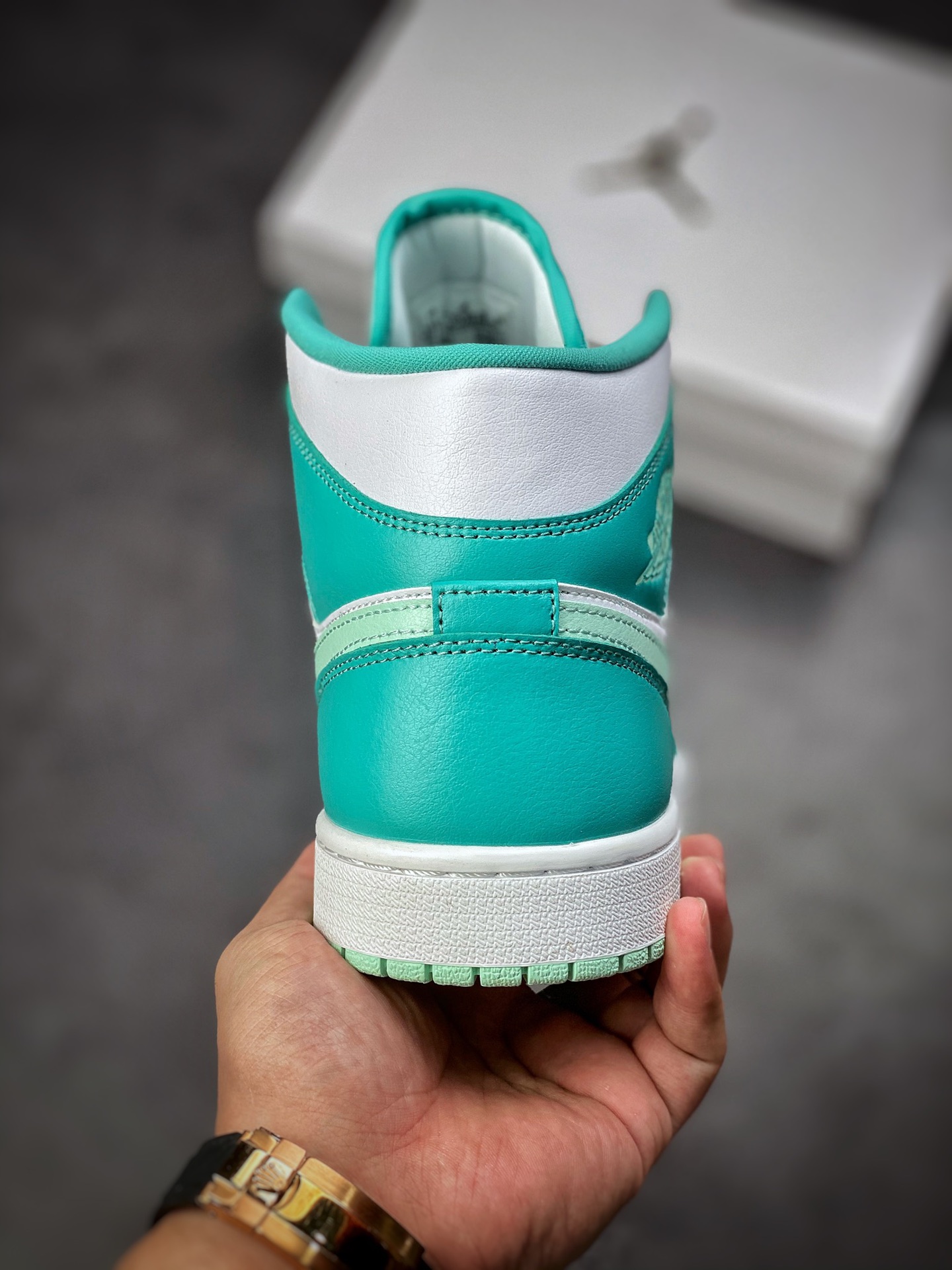 260  Air Jordan 1 Mid 小蒂芙尼 DV2229-300