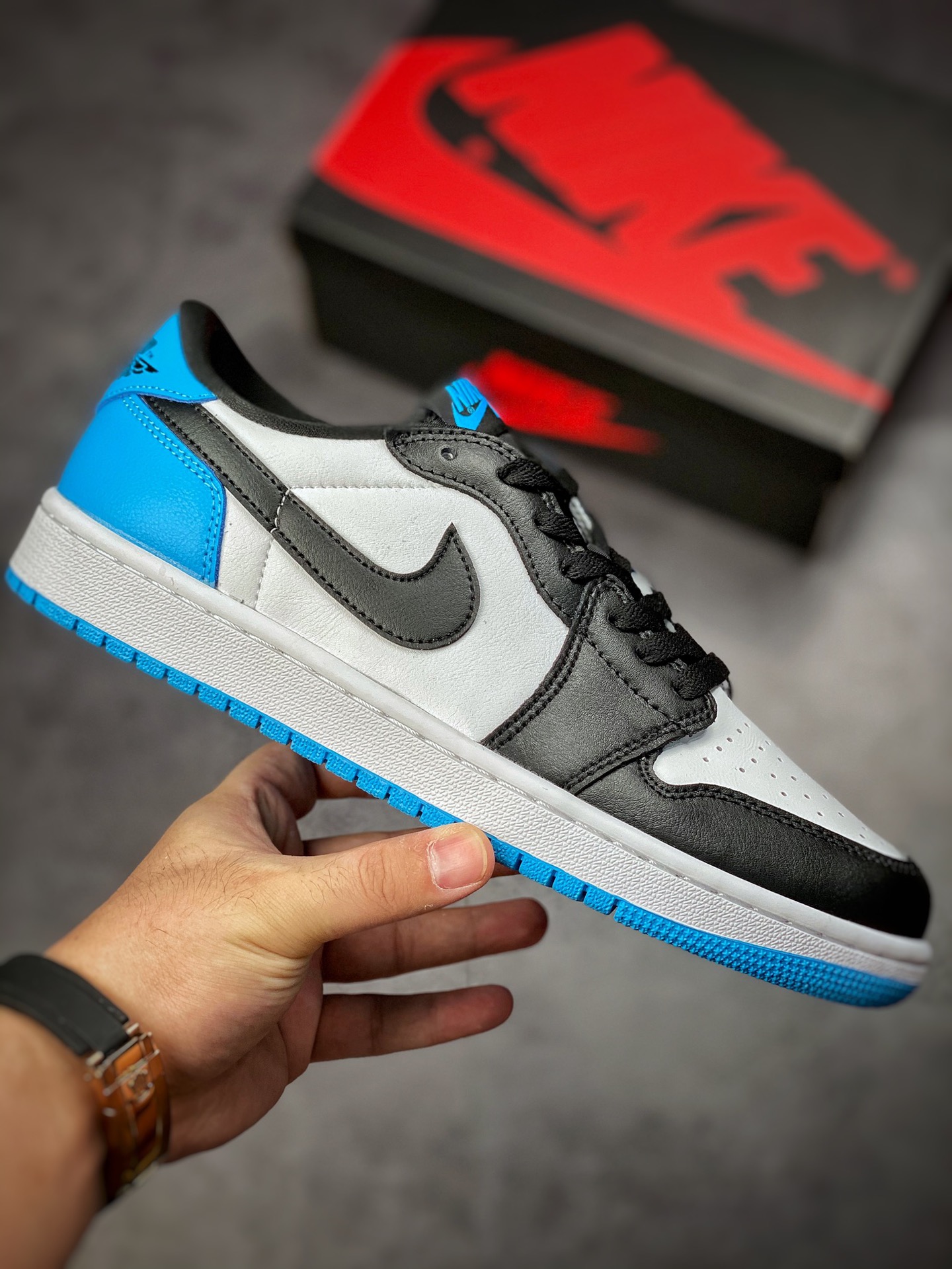 200 原装Air Jordan AJ1 Low 黑蓝脚趾CZ0790-104