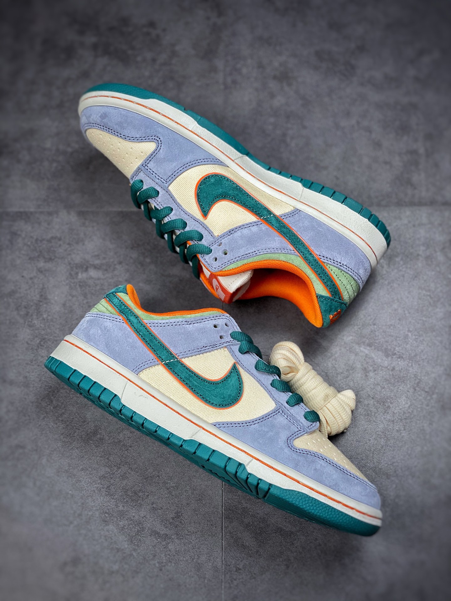 300 #纯原大厂出品 Otomo Katsuhiro x Nike SB Dunk Low ”Steamboy OST” LF0039-017