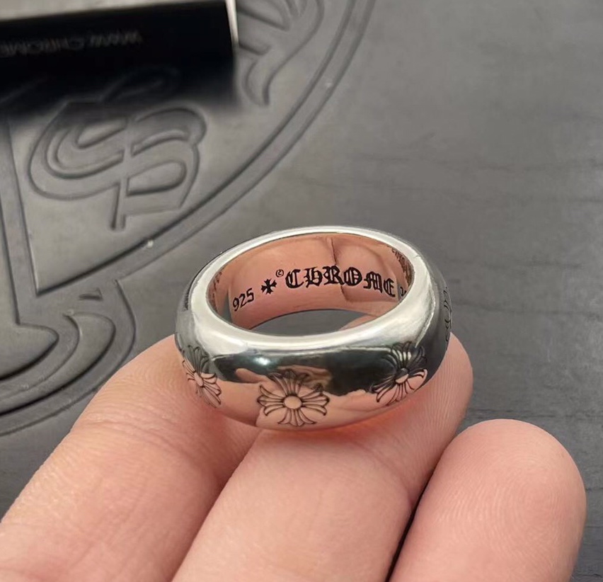 Chrome Hearts 高版本克罗心粗版圆环十字花戒指，细节到位刻字清晰，男女均可佩戴，美码5至11可选
