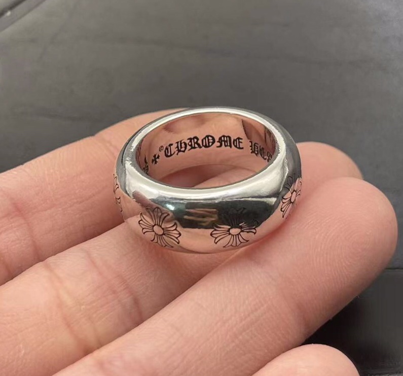 Chrome Hearts 高版本克罗心粗版圆环十字花戒指，细节到位刻字清晰，男女均可佩戴，美码5至11可选
